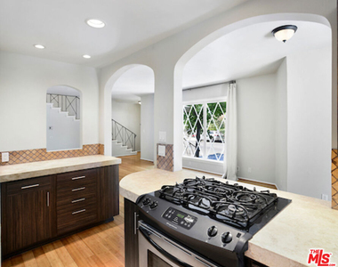 2326 Canyon Drive - Photo Thumbnail 8
