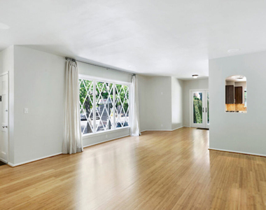 2326 Canyon Drive - Photo Thumbnail 3
