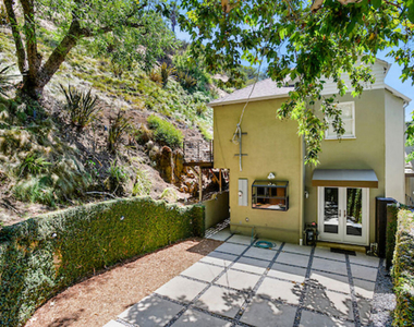 2326 Canyon Drive - Photo Thumbnail 20