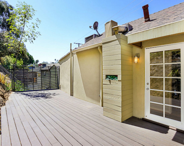 2326 Canyon Drive - Photo Thumbnail 18
