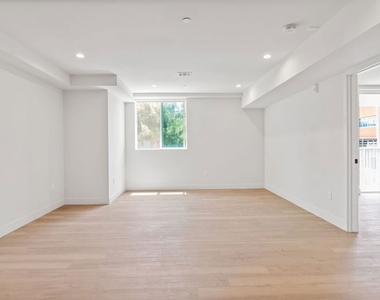 132 Rosemont Avenue - Photo Thumbnail 6