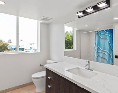 132 Rosemont Avenue - Photo Thumbnail 11