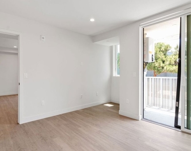 132 Rosemont Avenue - Photo Thumbnail 8