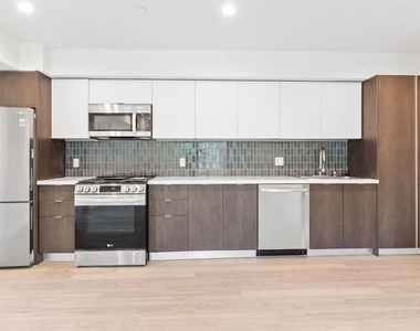 132 Rosemont Avenue - Photo Thumbnail 5