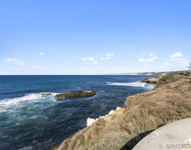 909 Coast Blvd - Photo Thumbnail 19