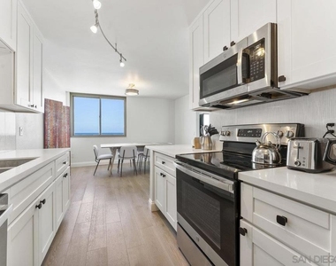 909 Coast Blvd - Photo Thumbnail 3