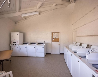 2860 Instone Court - Photo Thumbnail 34
