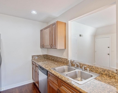 2860 Instone Court - Photo Thumbnail 20