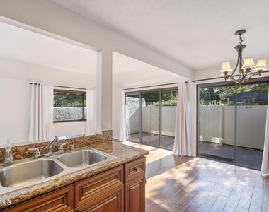 2860 Instone Court - Photo Thumbnail 9