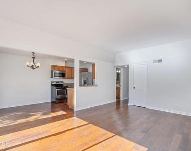 2860 Instone Court - Photo Thumbnail 1