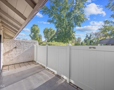 2860 Instone Court - Photo Thumbnail 16