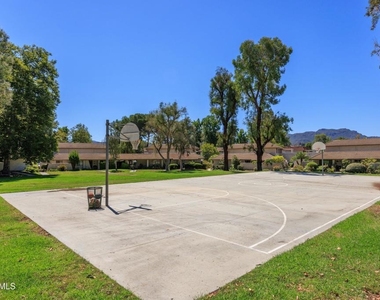 2860 Instone Court - Photo Thumbnail 40