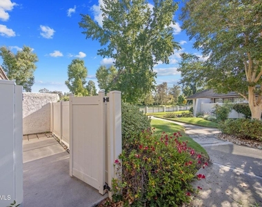 2860 Instone Court - Photo Thumbnail 17