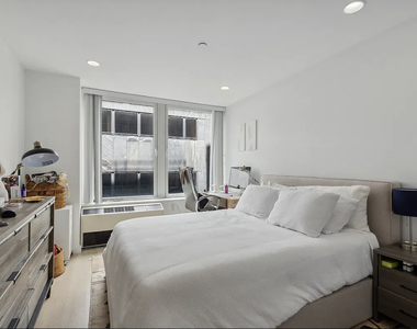 90 William Street - Photo Thumbnail 2