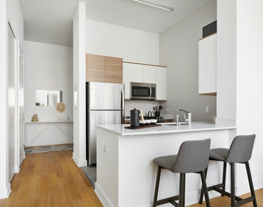 2BR in Long Island City - Photo Thumbnail 2