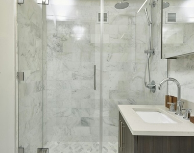 2BR in Long Island City - Photo Thumbnail 3