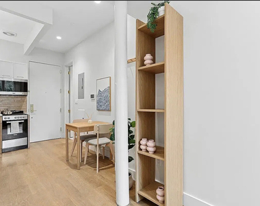 273 20th Street - Photo Thumbnail 6