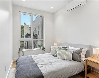 273 20th Street - Photo Thumbnail 7