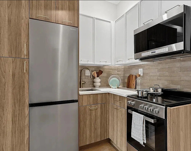 273 20th Street - Photo Thumbnail 3