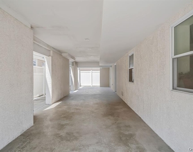85 Delaware Avenue - Photo Thumbnail 21