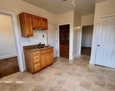 20 E Main Street - Photo Thumbnail 12