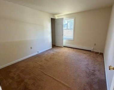 105 Osborne Avenue - Photo Thumbnail 8