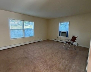105 Osborne Avenue - Photo Thumbnail 6