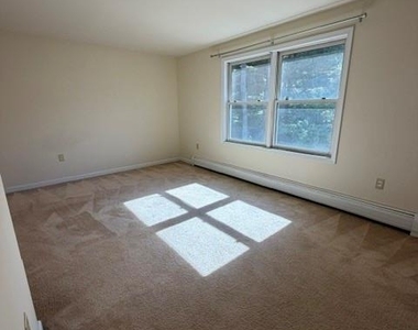 105 Osborne Avenue - Photo Thumbnail 2