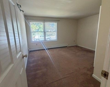 105 Osborne Avenue - Photo Thumbnail 3