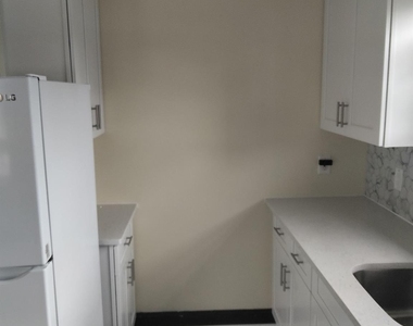 10 Granger Avenue - Photo Thumbnail 3