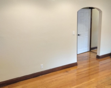 10 Granger Avenue - Photo Thumbnail 6