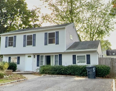 15 Huron Street - Photo Thumbnail 1