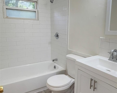 15 Huron Street - Photo Thumbnail 14