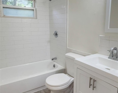 15 Huron Street - Photo Thumbnail 15