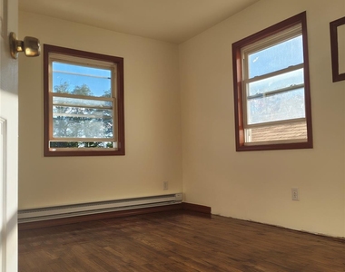 14874 Brookville Boulevard - Photo Thumbnail 7