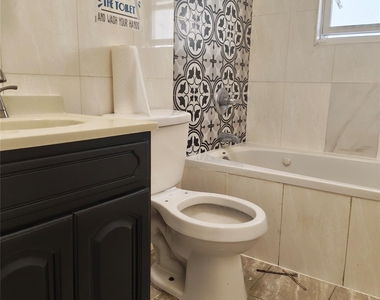 14874 Brookville Boulevard - Photo Thumbnail 5