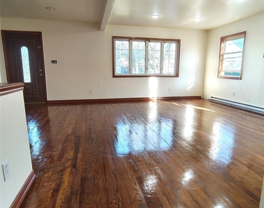 14874 Brookville Boulevard - Photo Thumbnail 3