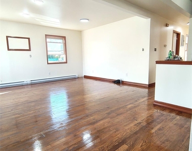 14874 Brookville Boulevard - Photo Thumbnail 2