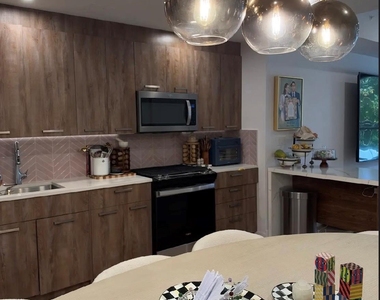 108 Middle Neck Road - Photo Thumbnail 8