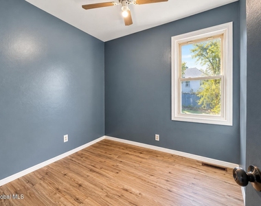 609 Crane Street - Photo Thumbnail 6