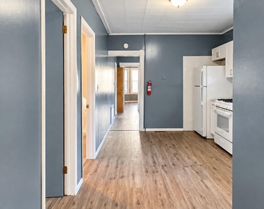 609 Crane Street - Photo Thumbnail 8