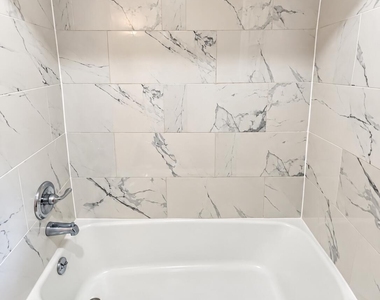 609 Crane Street - Photo Thumbnail 16