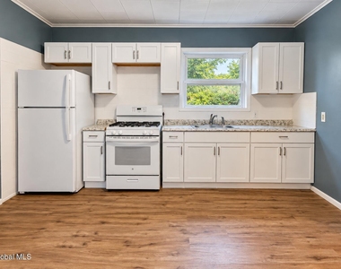 609 Crane Street - Photo Thumbnail 11