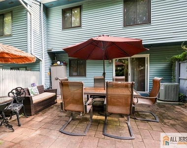 3 Eagle Court - Photo Thumbnail 26