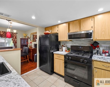 3 Eagle Court - Photo Thumbnail 11