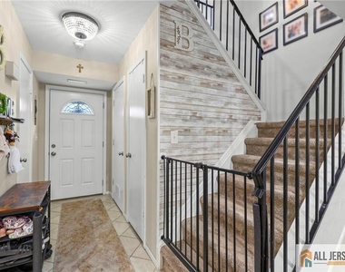 3 Eagle Court - Photo Thumbnail 4