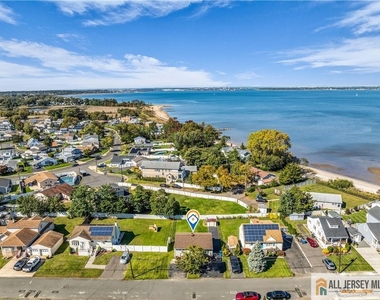 214 Furman Boulevard - Photo Thumbnail 13