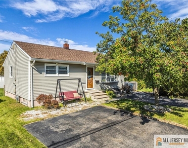 214 Furman Boulevard - Photo Thumbnail 1