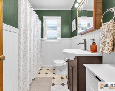 214 Furman Boulevard - Photo Thumbnail 11