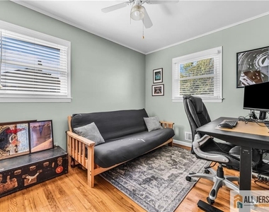 214 Furman Boulevard - Photo Thumbnail 10